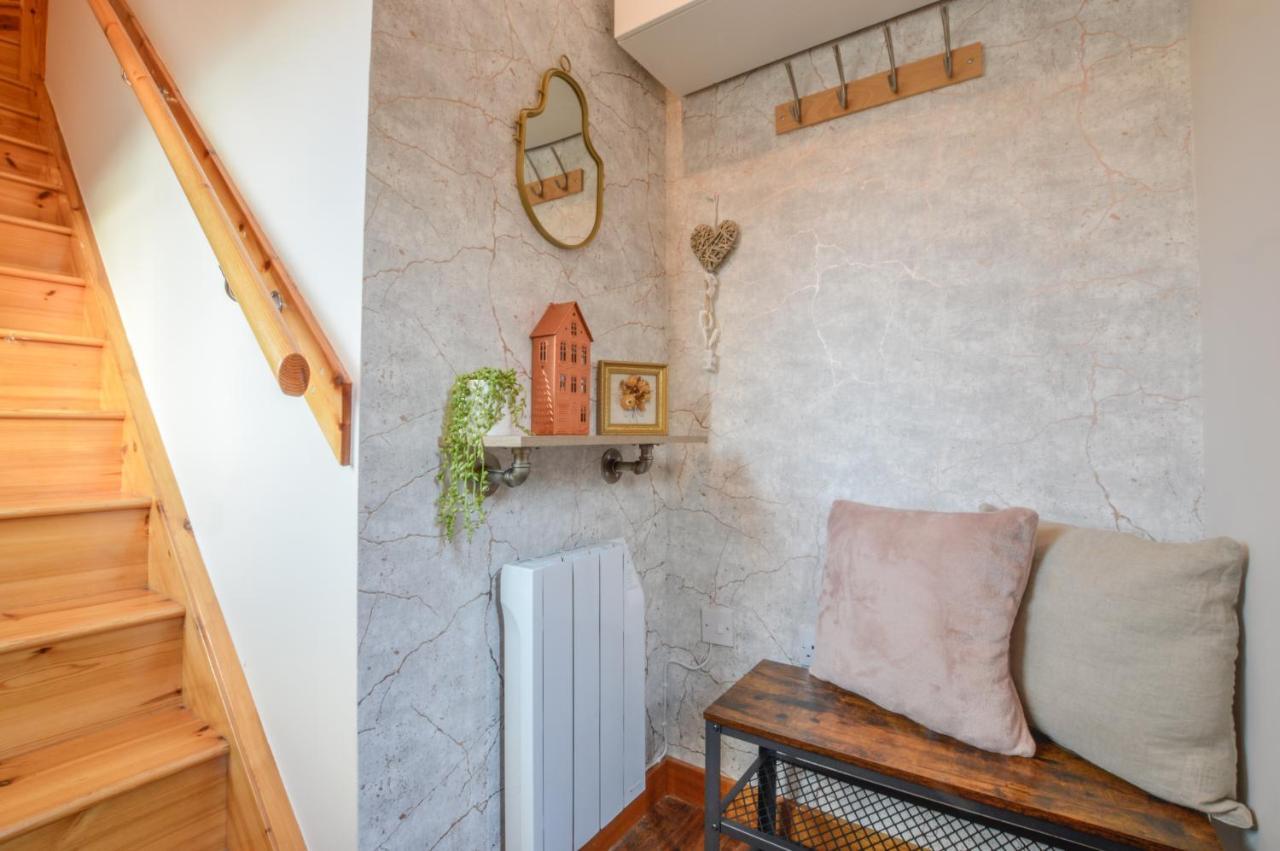 Rowan Tree Apartment - A Modern, Quiet Hideaway With Sweeping Views Across Oban Eksteriør billede